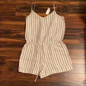 MAKE AN OFFER Lou and Grey romper